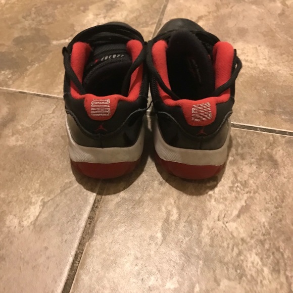 Black and red jordan - Picture 6 of 6